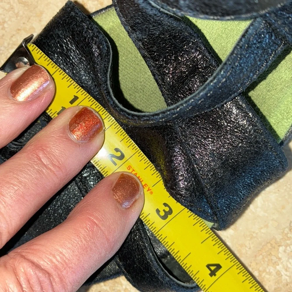 BLOWFISH black strappy leather wedge sandals, textured, back zip, 2” heel. 9 - Picture 10 of 17